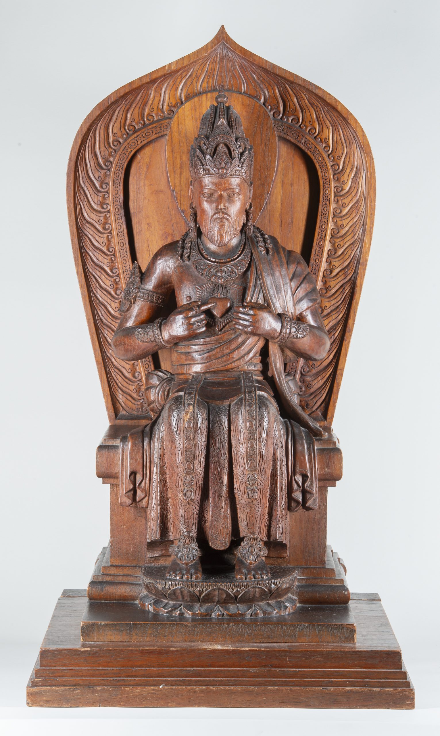 Iko & J. Schmutzer, Heilig Hart (1), 1924-1925, djatihout, 97 x 54 x 54 cm., Missiemuseum, Steyl, objectnummer Schm03.